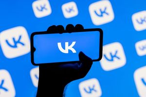 VK просит Минцифры помочь найти поставщика «десятка тысяч серверов»