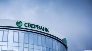 Приложения «Сбербанка» и «Альфа-банка» могут исчезнуть из App Store и Google Play