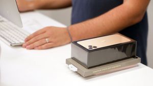 СМИ: В России составили список товаров для параллельного импорта — в него вошла продукция Apple, Sony, Samsung и Tesla