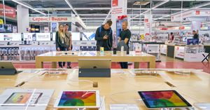 Запасов смартфонов в России хватит до лета