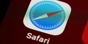 Как настроить автоматическую прокрутку веб-страниц в Safari на iPhone