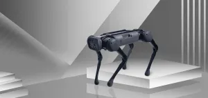 Китайцы показали четвероногого робота, способного выдерживать вес человека и ходить под водой