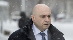 Бывший юрист Apple по ценным бумагам признал себя виновным в инсайдерской торговле, которую сам же и должен был предотвращать