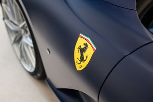 Драматический сериал «Феррари» для Apple TV+ поручили Стивену Найту и Паоло Соррентино