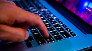 2015-2019: Неисправные клавиатуры в MacBook обошлись Apple в $50 млн