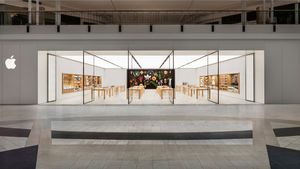 Несколько грабителей совершили налёт на техасский Apple Store и украли почти пять сотен iPhone, AirPods и Apple Watch