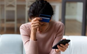 Россиян предупредили о мошеннической схеме с мобильными приложениями