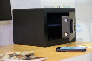 Yale Smart Storage – замок и сейф управляемые из приложения или Siri