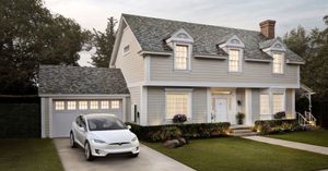 У Маска проблемы с "солнечными крышами"?