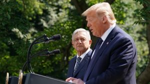 Президент Мексики призвал Twitter возместить ущерб нанесённый Трампу