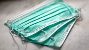 Китай вновь вводит недельную изоляцию завода Foxconn из-за COVID-19