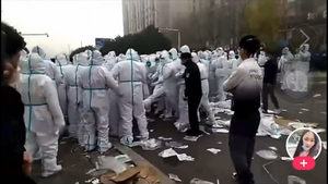 Foxconn предлагает рабочим $1400 за прекращение протестов и уход с завода