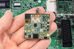 Россияне стали чаще сдавать технику в утилизацию без чипов и плат