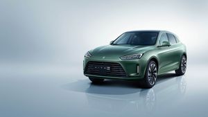 В России начались продажи гибридных кроссоверов Aito M5 с HarmonyOS