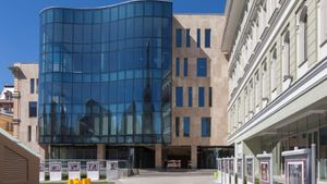 Apple откажется от аренды российского офиса рядом с Кремлём