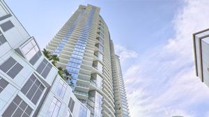 Apple может открыть свой самый большой магазин в Майами