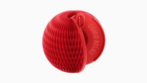 Джони Айв создал «самый идеальный нос в истории» для Comic Relief UK