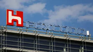 Компания Foxconn заявила, что стремится уйти из Китая