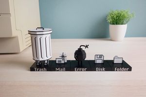 Trashbot – набор канцелярских принадлежностей в стиле классического интерфейса Mac