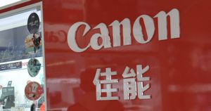 Canon изучает возможность сотрудничества с производителями смартфонов