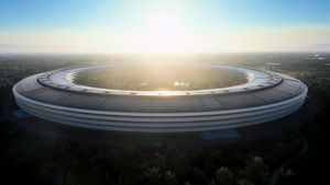 Apple отрицает, что шпионит за Россией в интересах США