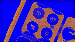 Новая уязвимость в iOS 16 позволяет скрытно получить доступ к сотовой сети в фейковом авиарежиме