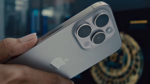 Пользователь Reddit рассказал, что заказал iPhone 15 Pro Max, а получил вместо него клон на Android