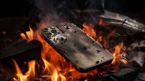 Пользователь Reddit рассказал о том, как сгорел его новый iPhone 15