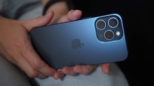 В России стоимость iPhone 15 на сером рынке упала на 5-10 тысяч рублей