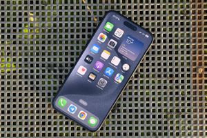 iPhone лидирует по продажам смартфонов в России