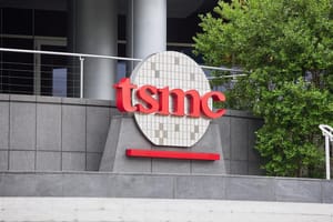 TSMC обогнала Intel и Samsung и стала крупнейшим в мире производителем полупроводников по объёму выручки