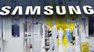 Samsung не будет продавать устаревшее оборудование для производства чипов из-за страха перед санкцями США