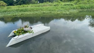 Clearbot – робот-катамаран, очищающий реки и озера от пластика и водорослей