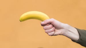 Оружие и размер мужского достоинства: исследователи опровергли теорию компенсации