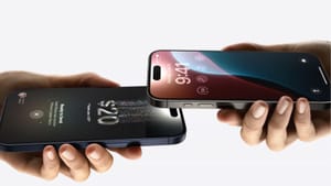 Функция Tap to Cash в iOS 18 позволяет расплачиваться прикосновением двух айфонов