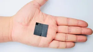 В США разработали пластырь для горла, который может помочь людям говорить при отсутствии голосовых связок