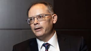 Глава Epic Games обрушился с критикой на «Локатор» от Apple