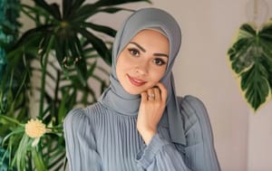 Названа первая в мире победительница конкурса «Мисс ИИ» – активистка из Марокко, носящая хиджаб