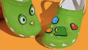 Любители изучать иностранные языки теперь могут приобрести «Кроксы» в виде зелёной совы из Duolingo