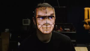 «Стань кем угодно 2.0» – маска для изменения лица с LED-дисплеем, которая оправдывает своё название