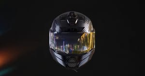 Умный мотошлем с искусственным интеллектом представили на CES 2025