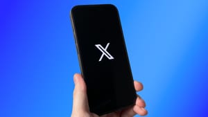 Apple вернулась с рекламой в бывший Twitter