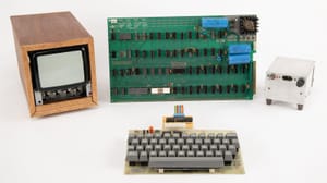 Редкий экземпляр компьютера Apple-1 продали на аукционе за $375 000