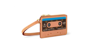 Louis Vuitton представил коллекцию сумок в стиле ретрогаджетов