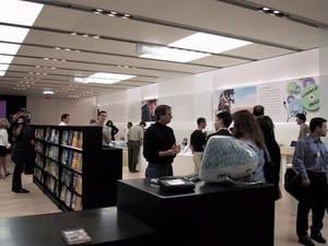 Этот день в истории Apple: дебют компьютерных магазинов Apple
