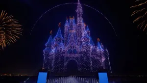 9000 дронов осветили Абу-Даби в честь запуска первого Disney-парка на Ближнем Востоке