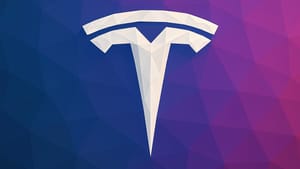 Tesla в режиме «автопилота» заехала на рельсы и попала под поезд