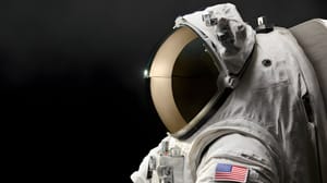 Oakley создаст визор для нового лунного скафандра NASA