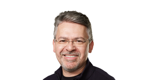 Apple убрала Джона Джаннандреа с официальной страницы руководителей компании