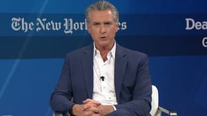 «Кумовской капитализм»: Губернатор Калифорнии объяснил сближение Кука с Трампом